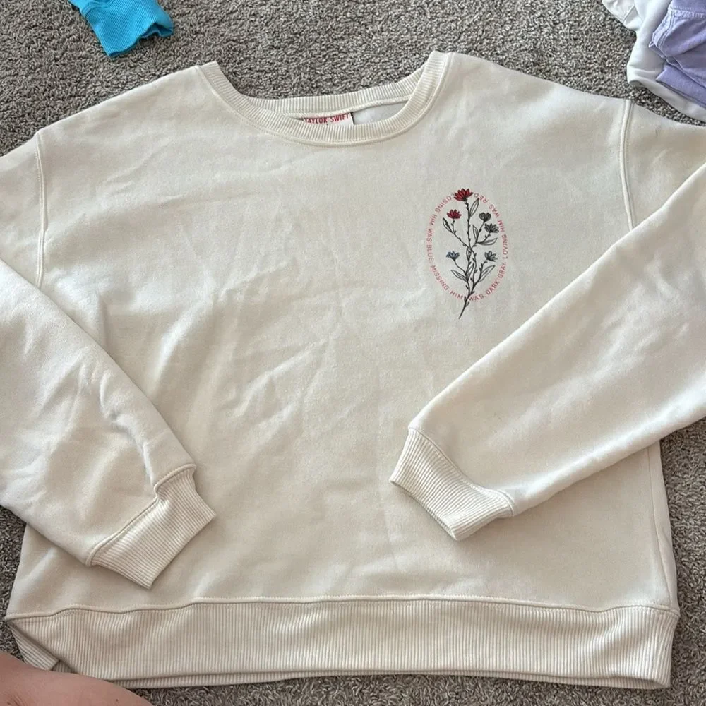 NWOT Taylor Swift Official Merch Loving Him Was Red Crewneck- Size Large - Picture 2 of 4